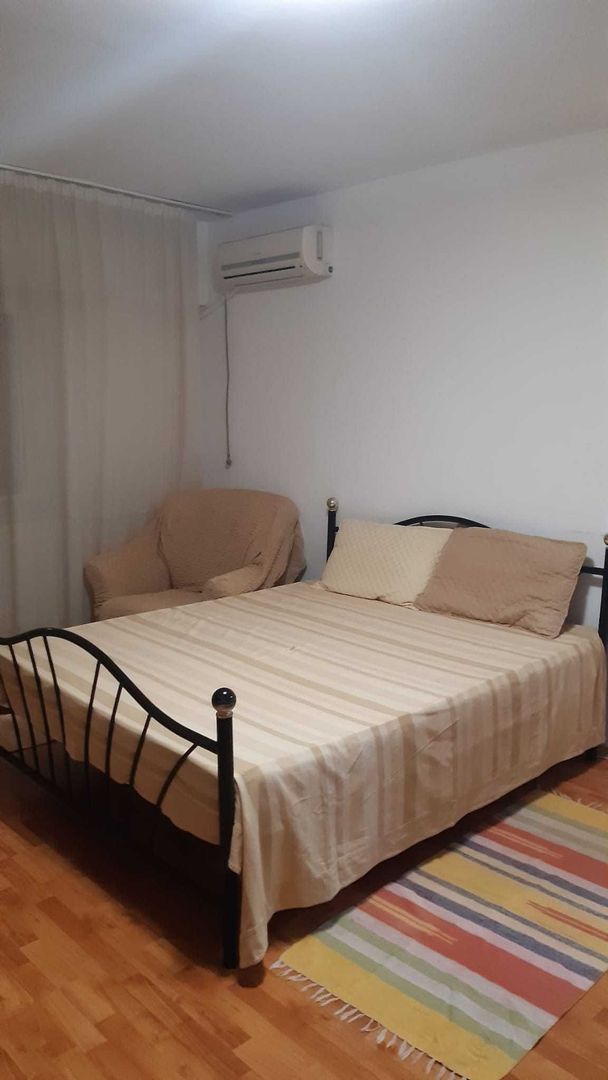 închiriez garsonieră, Mall Vitan, mobilată - Poză 2