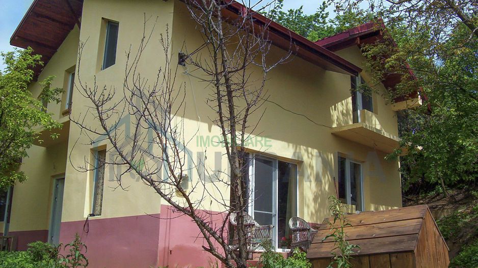 Vila de închiriat în Copou, gard în gard cu Grădina Botanică - Poză 1