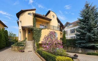 Casa individuala | Pensiune | 550 mp | 1100 mp teren | Cetate - Poză 1