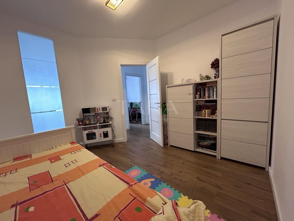 Apartament 2 camere + living cu bucătărie, zona Metro - Poză 4