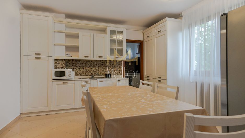 Ap spatios 4 camere, garaj, Andrei Muresanu, zona strazii Trifoiului - Poză 7