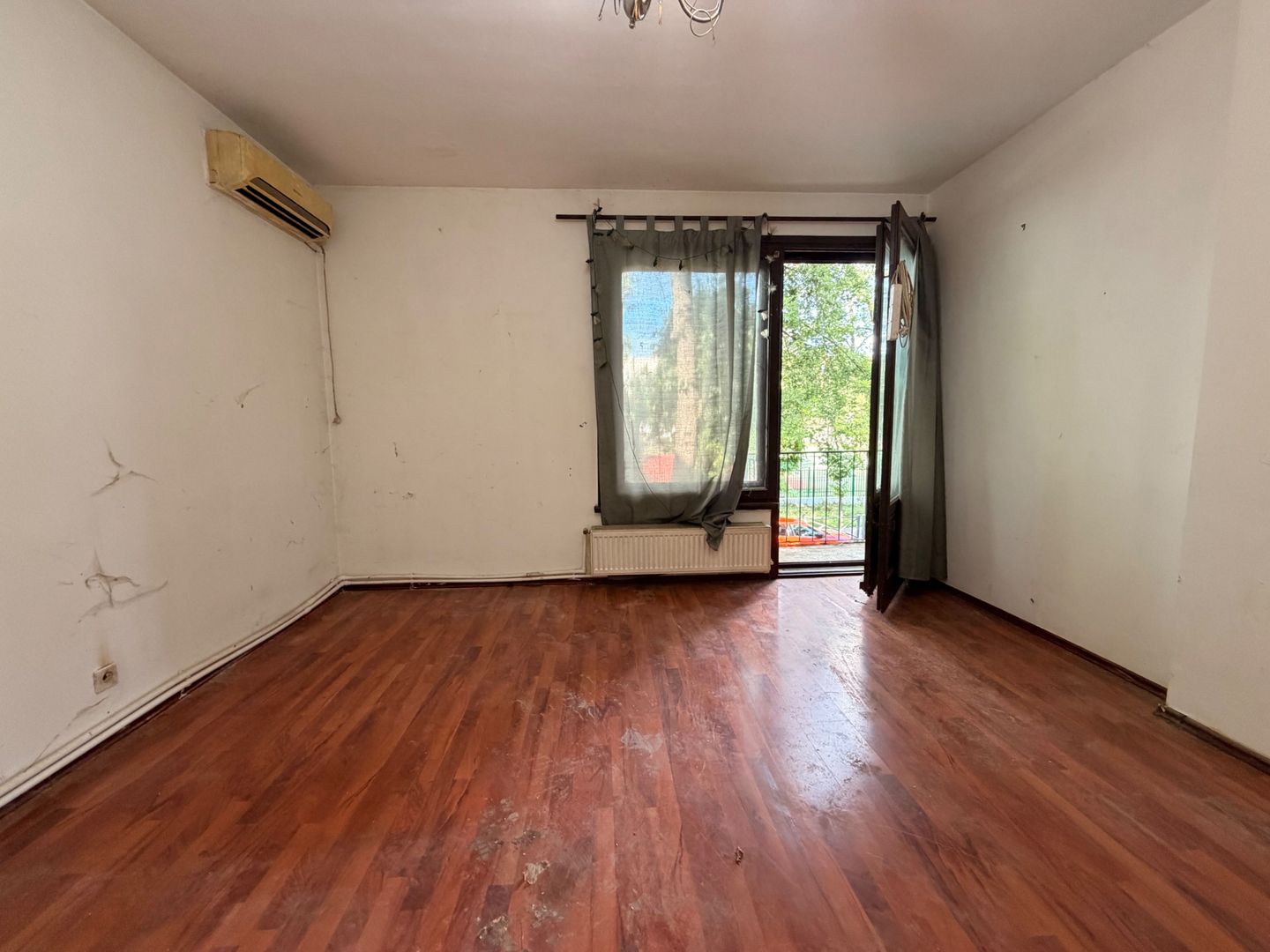 APARTAMENT 2 CAMERE | PRIMAVERII | NECESITA RENOVARE - Poză 1