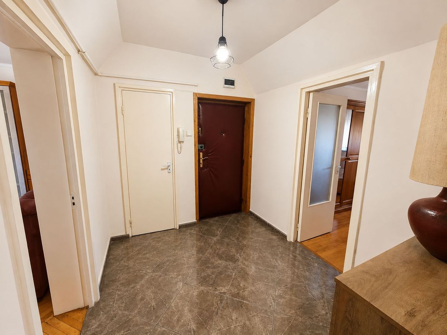 📍 De închiriat — apartament modern pe B-dul Closca , Satu Mare 🏡 - Poză 2