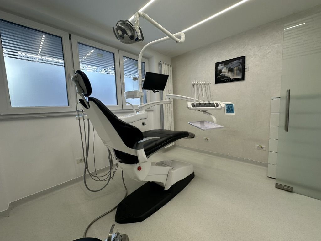 Clinica Stomatologica Premium – 2 Cabinete Complet Utilate – Metrou - Poză 5