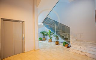 Răsărit peste mare, apus peste lac – apartament premium în Mamaia - Poză 16