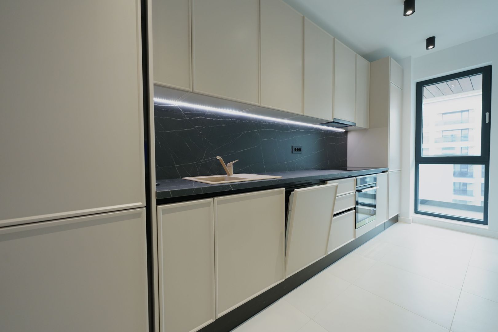 3 Camere + Parcare, Nusco City, Promenada, Aviatiei - Poză 9