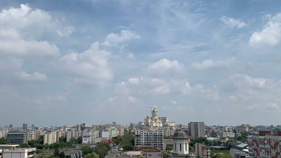 Apartament de Închiriat - 2 Camere, 90mp, Et11/14 Cu Vedere Superbă la Răsărit - Poză 12