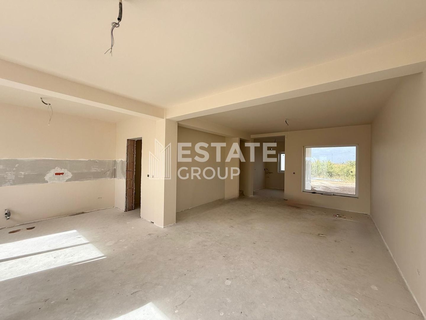 Duplex cu 4 camere despartit prin carport in Mosnita Noua! - Poză 3