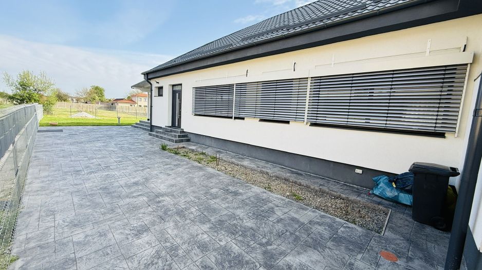 Giroc Central | Casă renovată complet | 4 camere | 2 bai - Poză 3