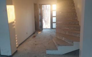 Casa de vanzare tip duplex in cartierul Europa,zona Bibescu - Poză 4