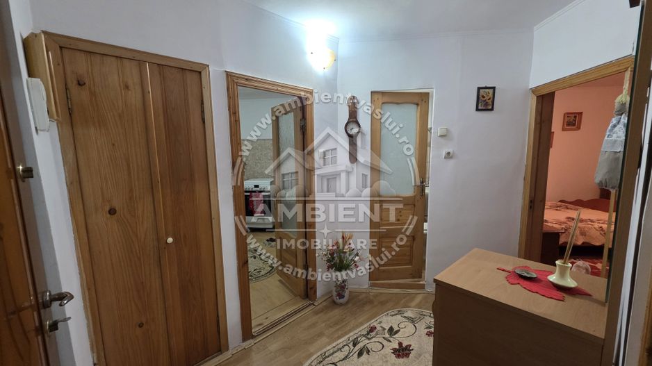 Apartament cu 2 camere, mobilat și utilat, cu GARAJ, VASLUI - zona AUROCOR GARĂ; - Poză 4