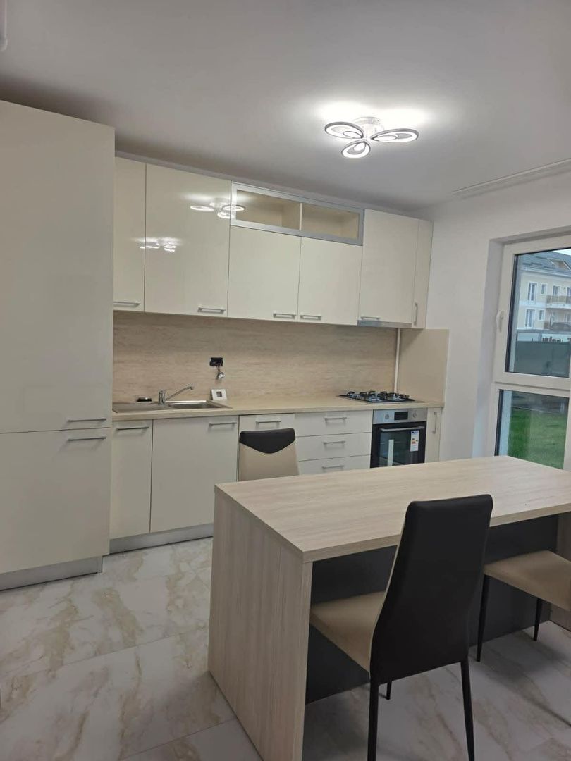 Apartament 2 camere, Tractoru, zona Coresi - Poză 3
