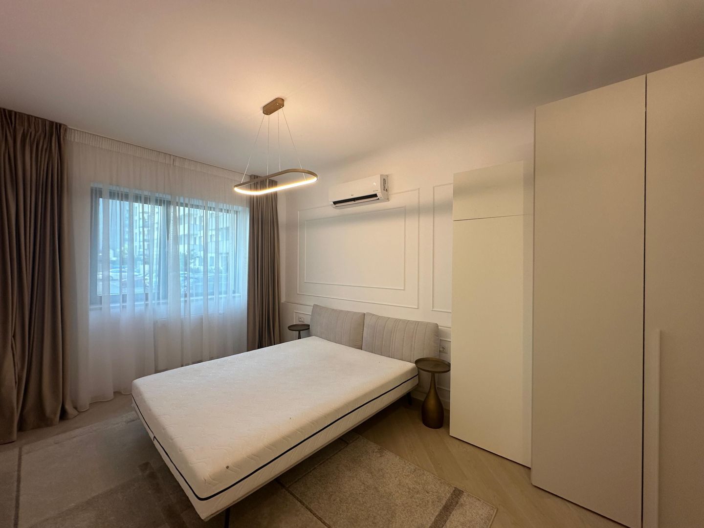 Apartament de vânzare în Cortina North – mobilat, utilat, cu loc de parcare - Poză 5