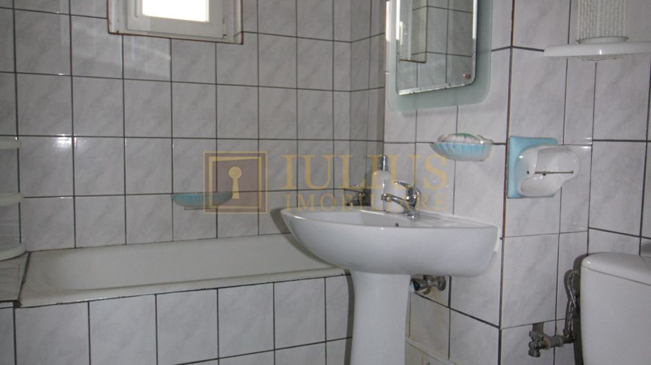 Apartament 3 camere, decomandat, 2 bai, zona Aradului - Poză 6