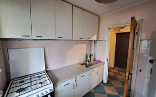 100 mp Ultra-Central: Apartament 4 Camere pe Bd. Independenței (Fără Risc) - Poză 17