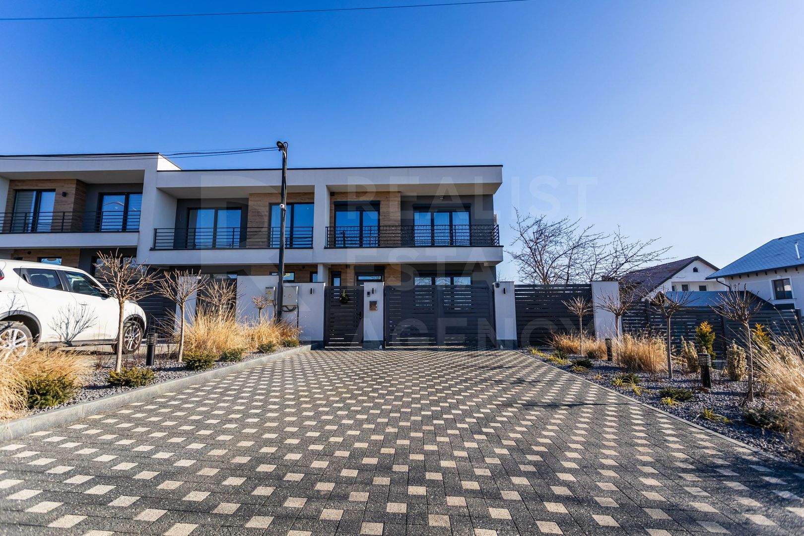 Vânzare, duplex, 2 nivele, str. Prieteniei, Grătiești - Poză 2