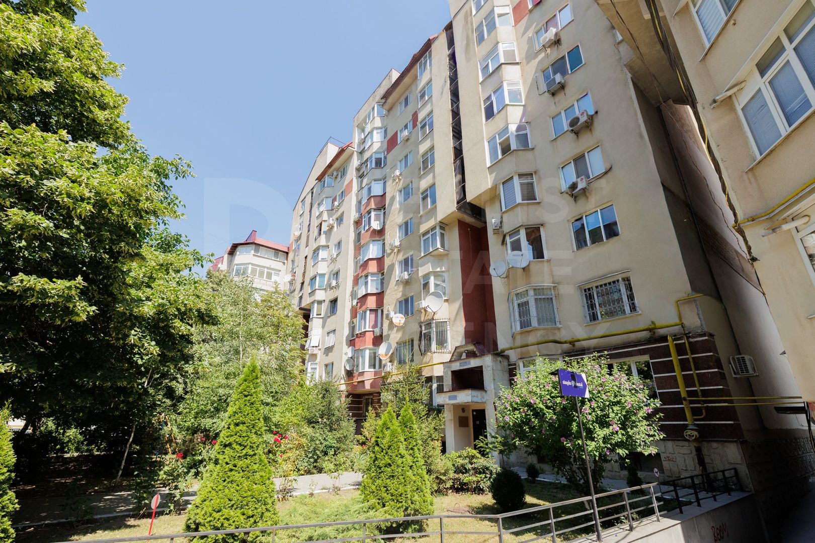 Vânzare, apartament, 3 camere, str. Mitropolit Petru Movilă, Centru - Poză 1
