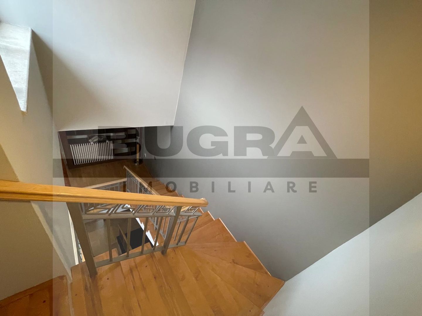 Duplex de 320mp, modern, 120mp, sauna, zona strazii Zaharia Stancu - Poză 38