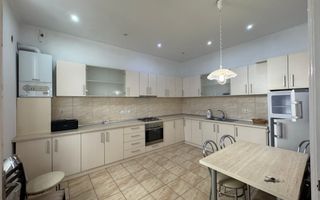 Apartament 75mp central de vânzare cu 2 camere sau spațiu birouri - Poză 2