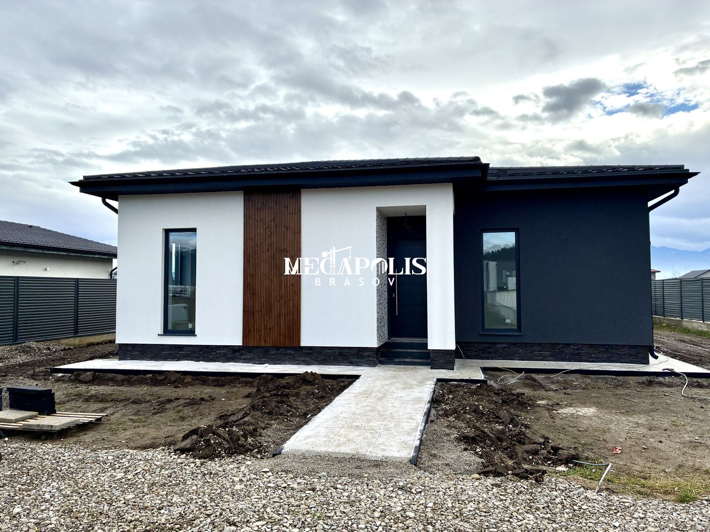 Casă / 4 camere / Sanpetru / Terasă - Poză 1