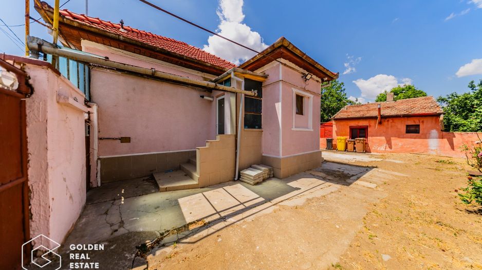 Casă 3 camere renovată în Bujac-Sega , 2 corpuri, teren 572 mp - Poză 22