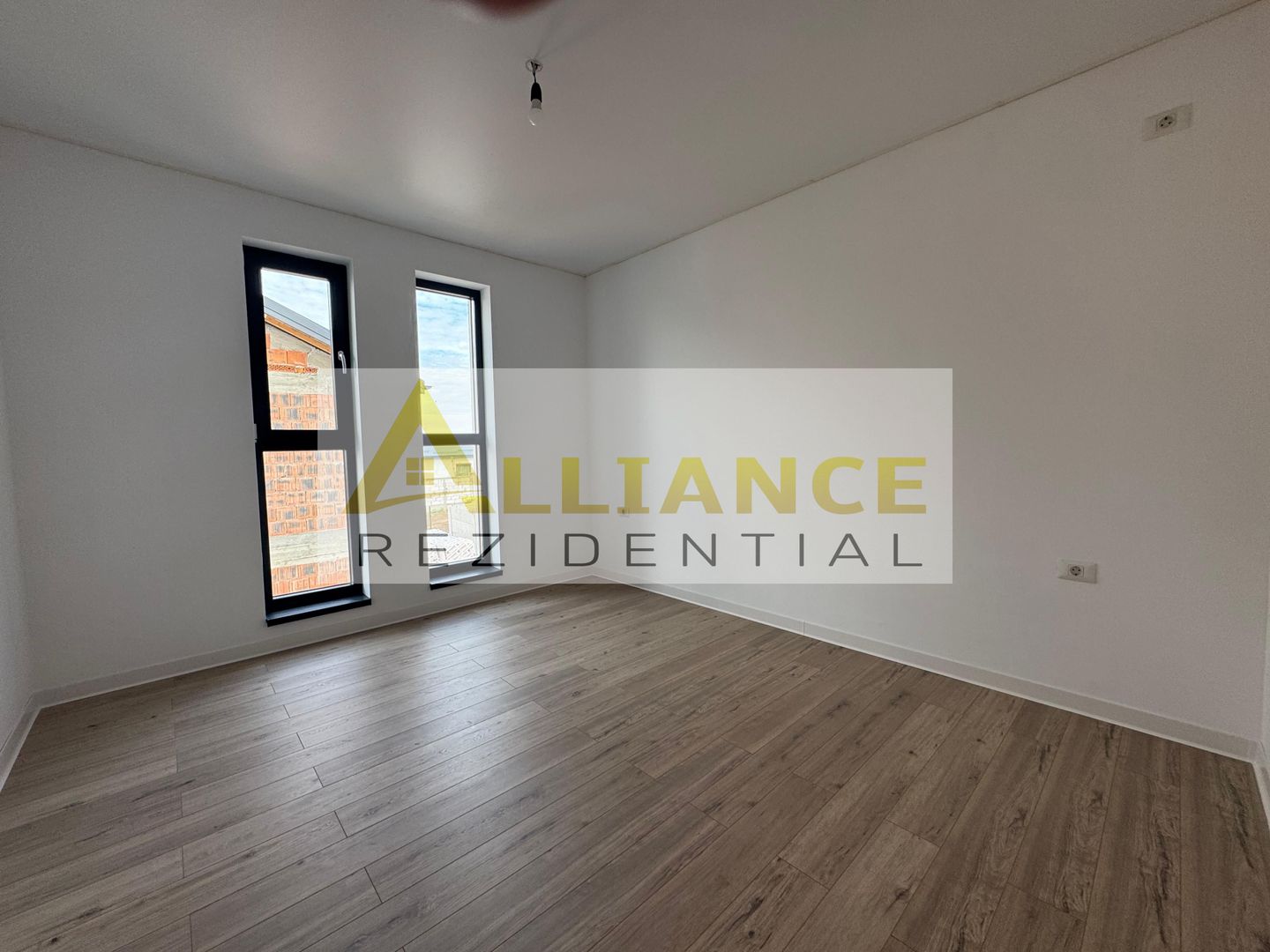 Casa Individuala - 4 camere - 2 bai - 320mp teren - Poză 21