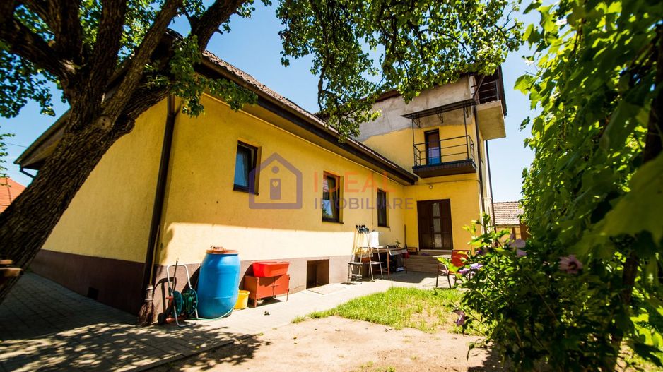 Casa Individuala cu 8 camere si 430 mp de curte, zona Calea Poplacii - Poză 1