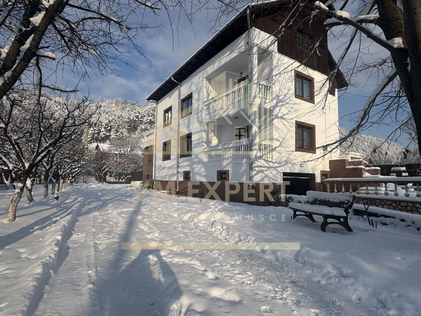 VILA S+P+E-306 MP, TEREN 2078 MP, CAMPULUNG - Poză 41