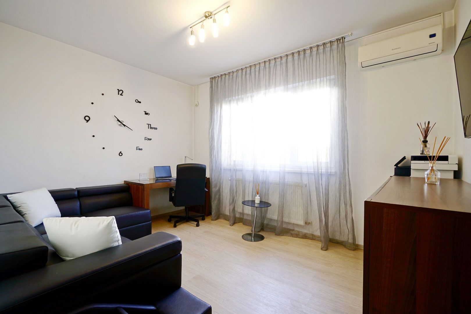 Ideal gradinita P+2, 8 cam, 6 dormt 6 bai, 3 garaje teren 650 mp, - Poză 13