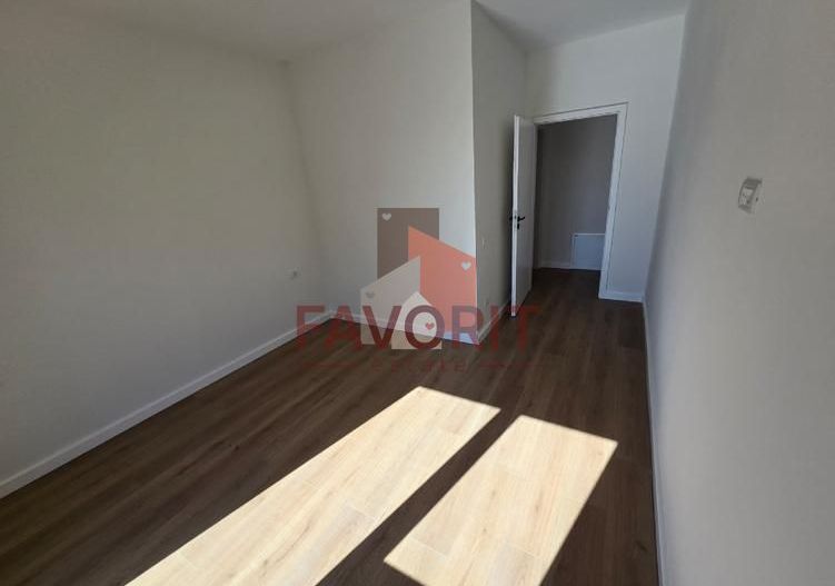 2 camere | bloc nou in oras | etaj 1 | zona excelenta | - Poză 2
