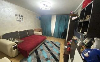 Cug - Selgros - 3 Camere Decomandat + Boxa .Bloc . 1992 - 72 Mp - Poză 4