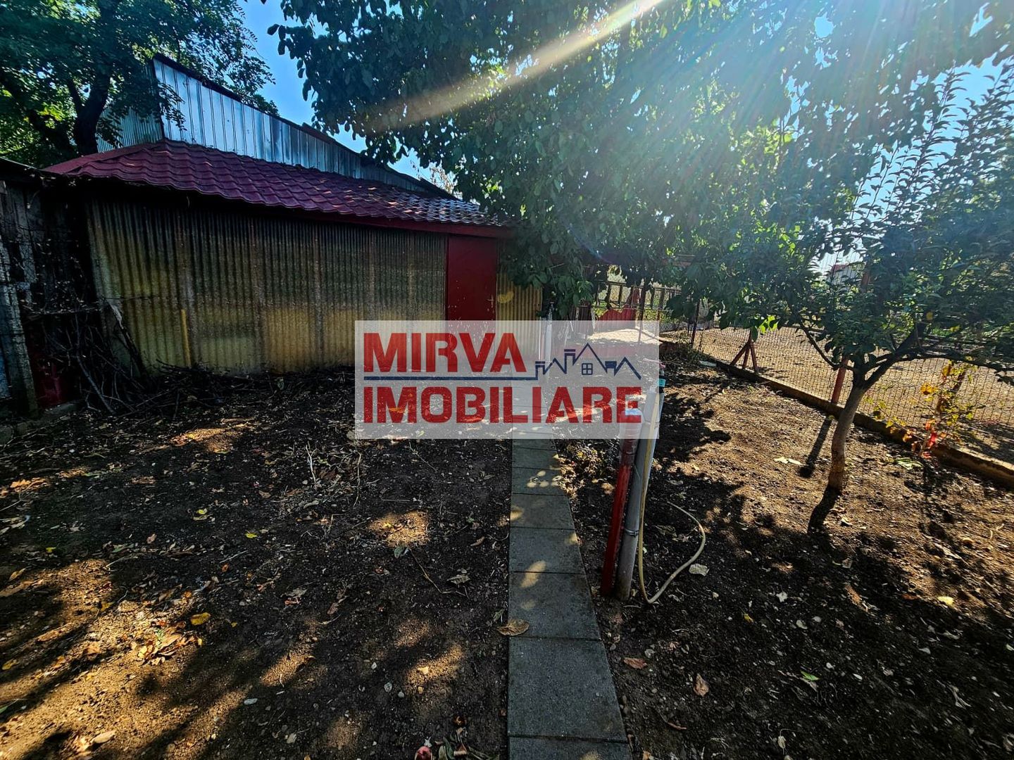 🏡 Casă spațioasă cu 9 camere în Strejnicu – pentru locuință, birouri - Poză 27