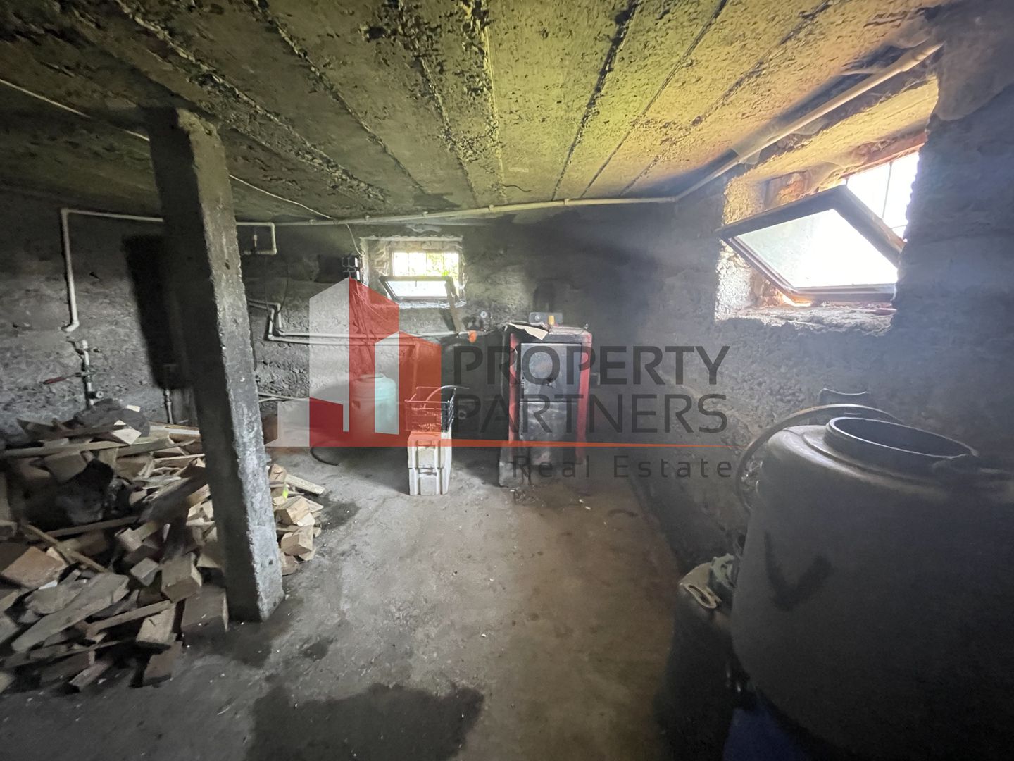 Casa Batraneasca Reconditionata Tohanita Bran 2300 mp Teren - Poză 5