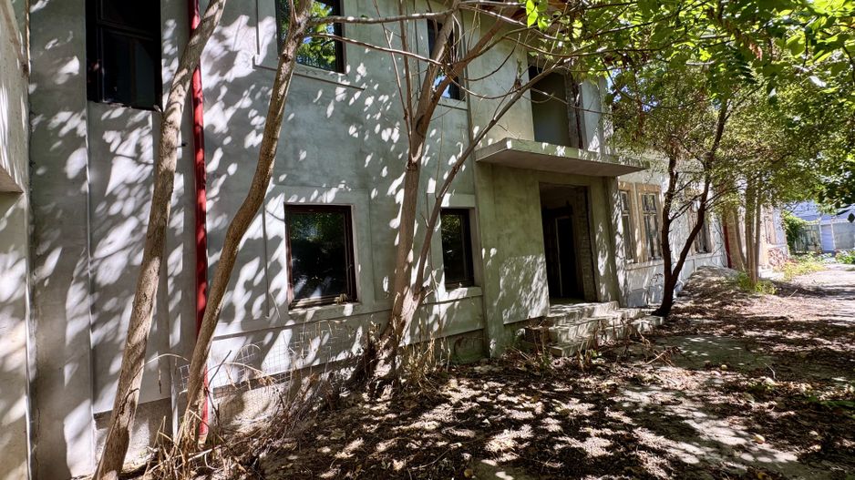 OPORTUNITATE RARA - imobil central, multifunctional, curte PROPRIE - Poză 4