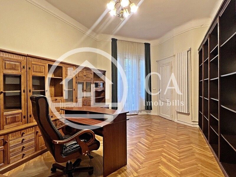 Apartament de închiriat cu 4 camere în zona ultracentrală, Oradea - Poză 1
