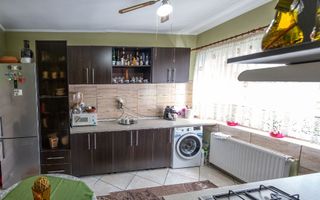 De vânzare casă cu etaj - Poză 3