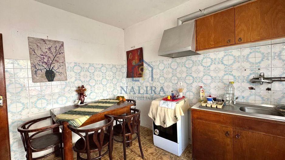 Apartament tip casa de vanzare  P+2  cu garaj -  Sasar - Poză 8