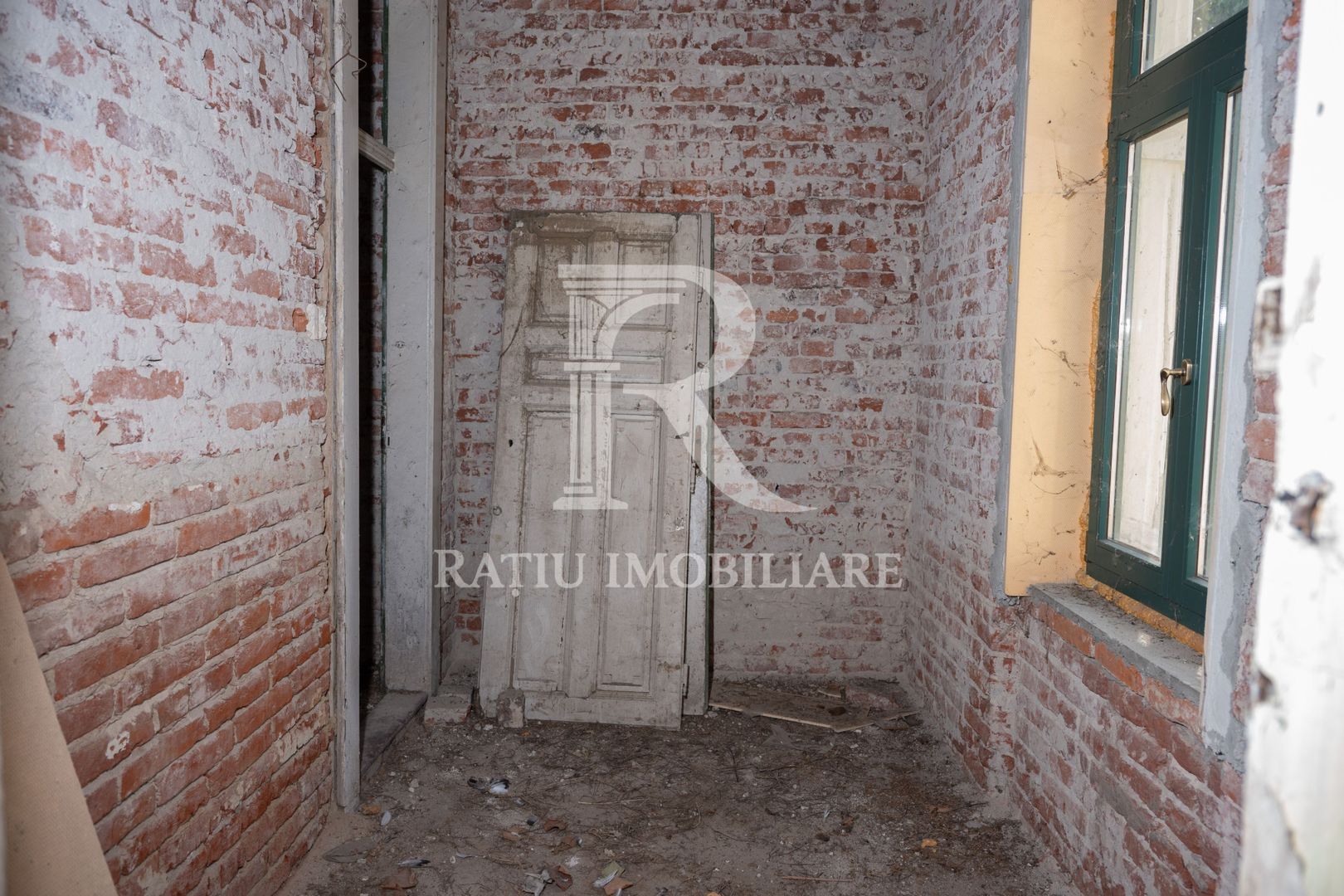 Investiție trophy asset | Clădire reprezentativă în centrul Oradiei - Poză 6