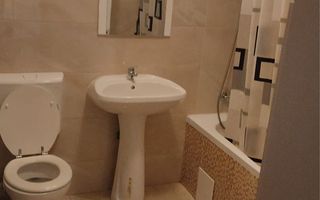 Mansardă cu 2 camere de vânzare în Florești, strada Florilor - Poză 7