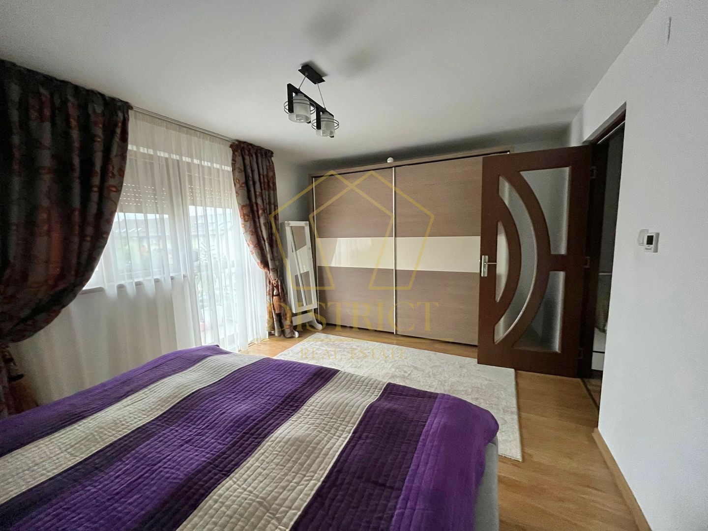 Duplex cu 4 camere si 2 bai complet mobilat si utilat in Giroc langa Zone 2. - Poză 10