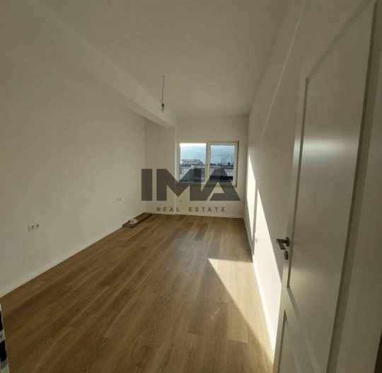 Apartament 3 camere, finisat, orientare Sud , Baciu Regal - Poză 2