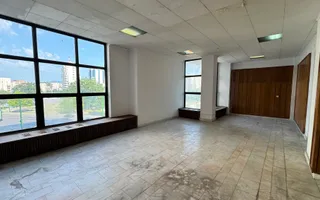 Spațiu comercial 493 mp utili | Locație centrală | Vizibilitate excelentă | - Poză 22