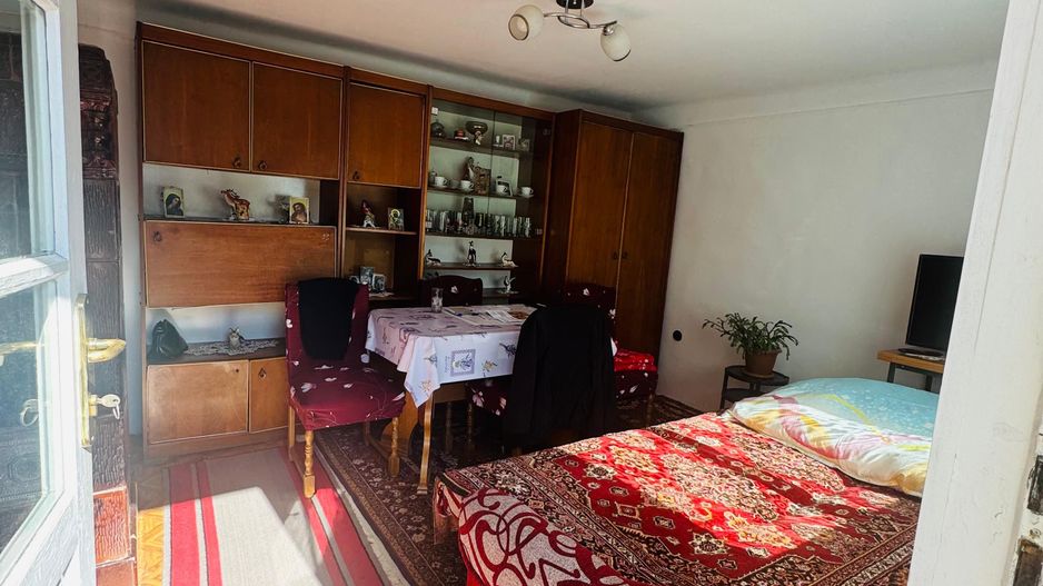 Casa singur in curte zona Velenta - Poză 4