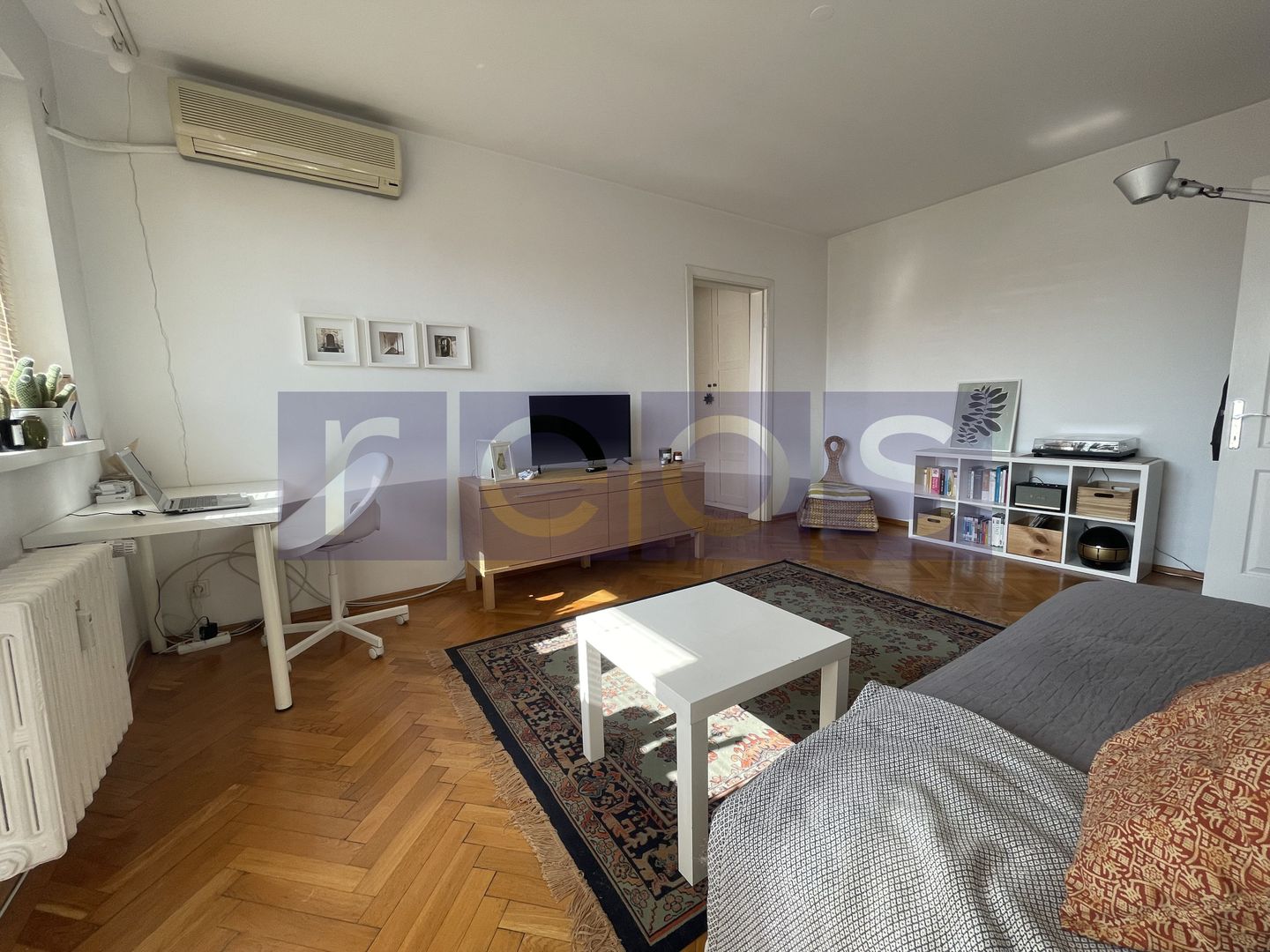 VANZARE APARTAMENT 2 CAMERE DECOMANDAT | ZONA VICTORIEI - Poză 1