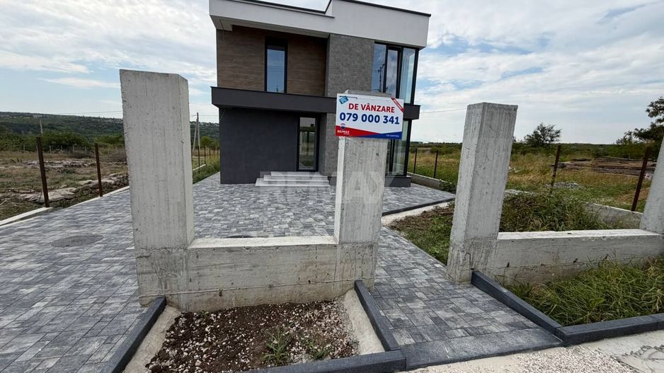 Casă modernă Hi-Tech de vânzare în Budești - Poză 3