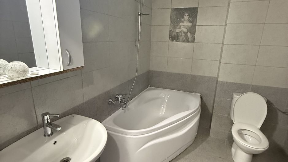 Garsonieră dublă 39mp- living + dormitor + balcon mare - Etaj 1 - Poză 8