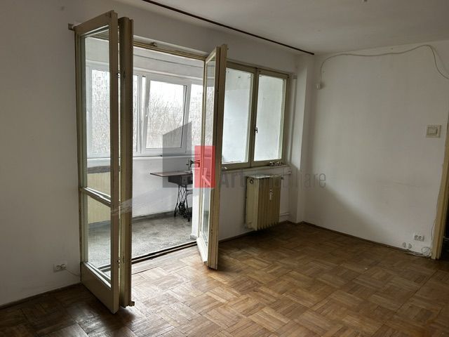 Apartament 3 camere Baba Novac de  renovat - Poză 1