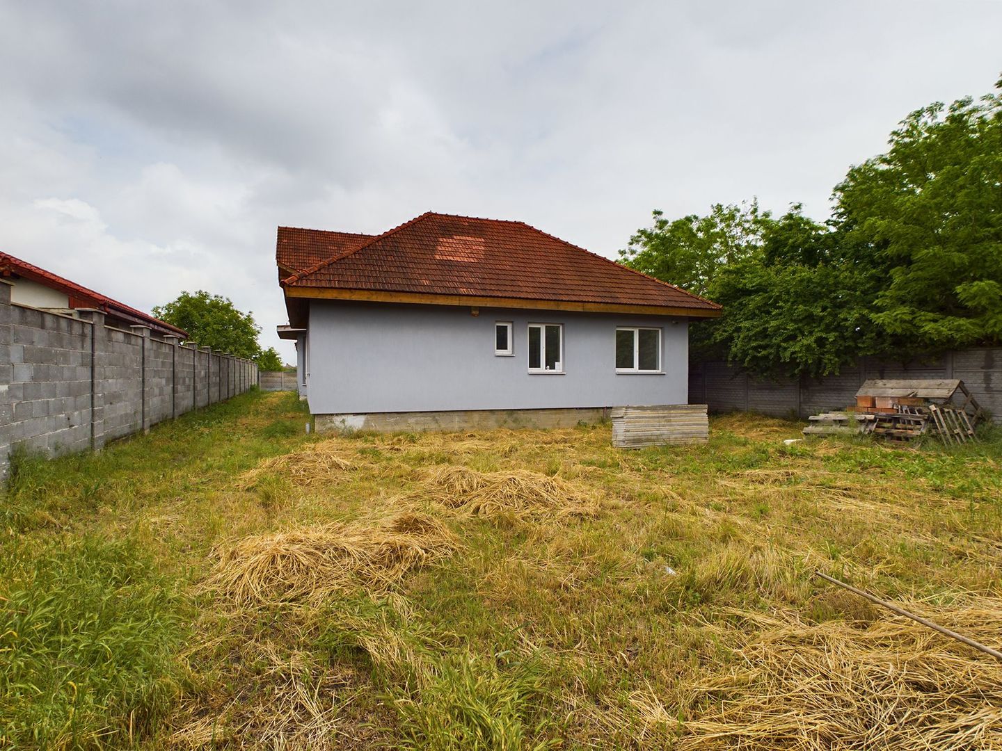 Casă cu destinații multiple în Gai - Poză 6