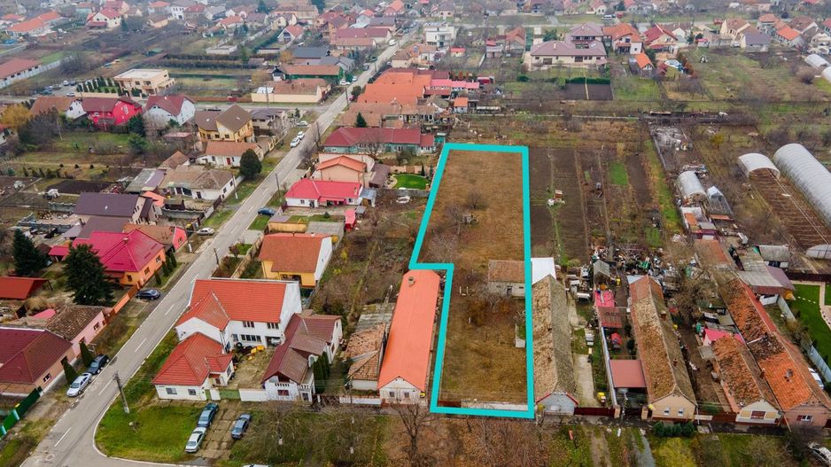 Preț redus!!! Teren de 2206mp - Poză 1