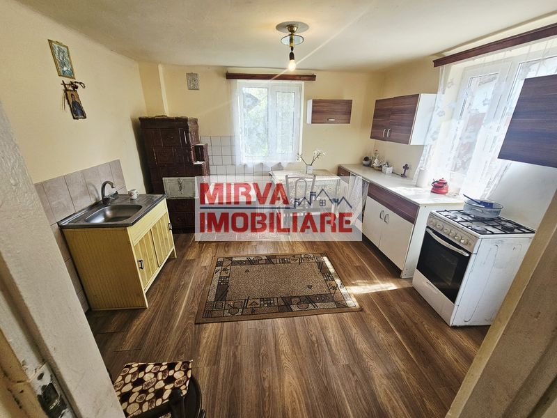 Casă cu 2 camere și teren generos, Dărmănești – Exclusivitate - Poză 24